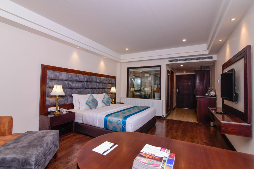 Lightbox-18-2.jpg-1000x667