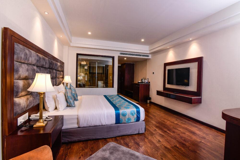 Lightbox-19-2.jpg-1000x667